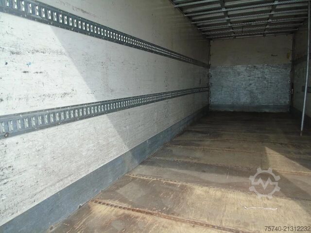 Box body MAN TGM 15.250 + MANUAL + EURO 5 + LIFT