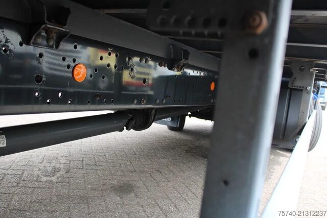 Kovček Iveco Eurocargo 120E21 + LIFT + EURO 6 + 2 PIECES IN ...