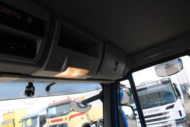Kovček Iveco Eurocargo 120E21 + LIFT + EURO 6 + 2 PIECES IN ...