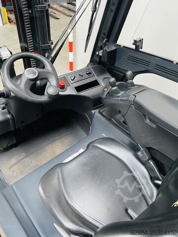 Rafknúinn 4 hjól lyftara Linde E 35 HL-01 Kabine Triplex STVO ZVG