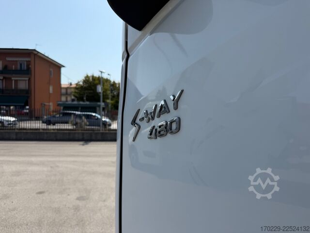 Tracteur routier standard Iveco s way 480
