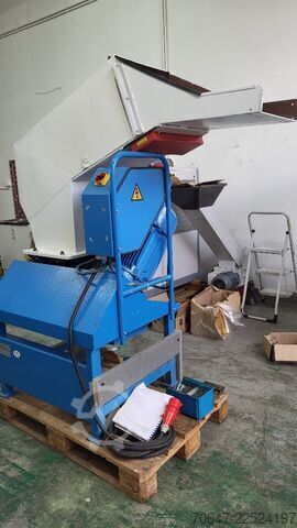 Режеща мелница + ножове, сита и магнит GETECHA GRS 300-00086