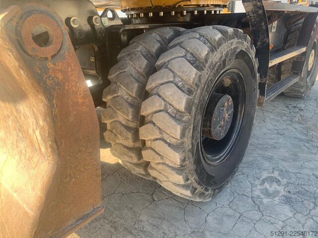 Excavadora móvil Caterpillar M320F