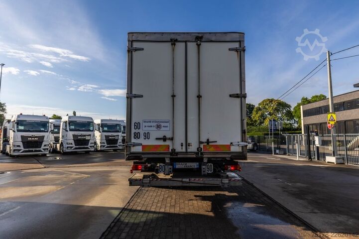 Chiếc vali RENAULT PREMIUM 340 DXI // HAYON DHOLLANDIA