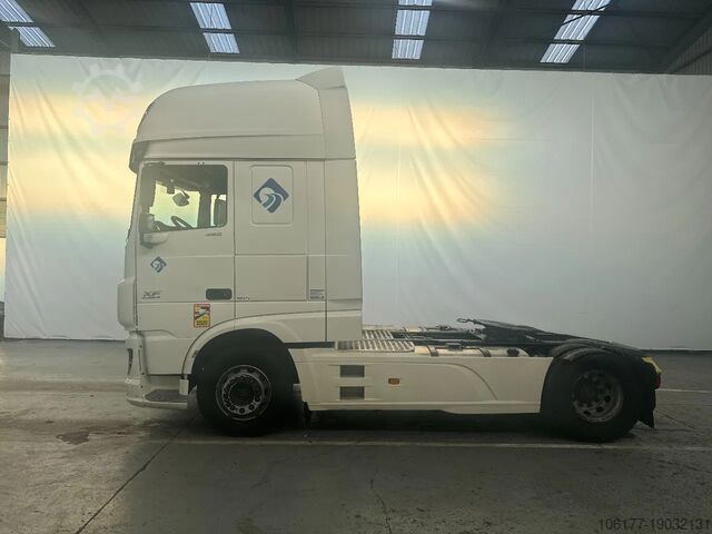 Standaard-SZM DAF XF 106.460 SUPERSPACECAB