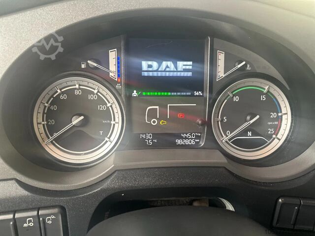 Standaard-SZM DAF XF 106.460 SUPERSPACECAB