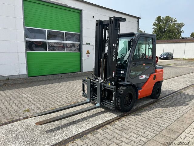 Carretilla elevadora frontal TOYOTA 02-8FGJF35 / 3.500 kg / Triplex
