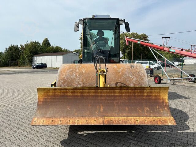Rodillo de tambor único CATERPILLAR CS - 563 E / Walzenzug / 6 Zylinder / Planiersch