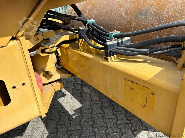 Rodillo de tambor único CATERPILLAR CS - 563 E / Walzenzug / 6 Zylinder / Planiersch