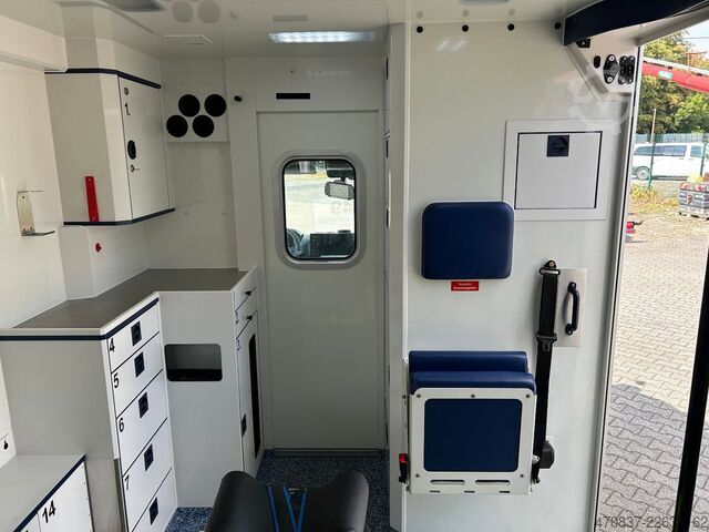 Feuerwehrfahrzeug RENAULT Master / Rettungswagen Trage / Liege