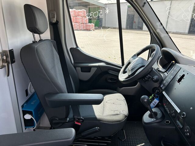 Feuerwehrfahrzeug RENAULT Master / Rettungswagen Trage / Liege