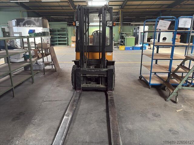 Вилочный погрузчик / Jungheinrich, 3 т, газовый погрузчик Jungheinrich TFG 30 /316 ZT - Gasstapler