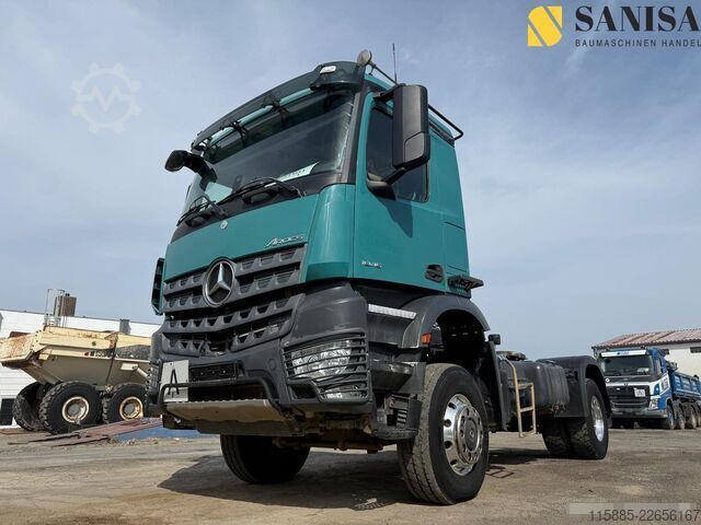 Standardni tegljač Mercedes-Benz Arocs 1845/4x4/Kipphydraulik