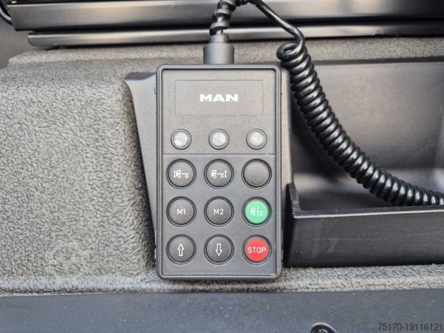 Standard trækkerunit MAN TGX 18.470 4x2 LLS Fahrschule 5 Sitze Intarder