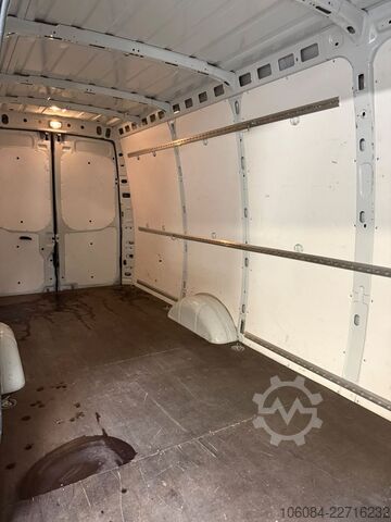 ハイトップバン IVECO Daily 35S18  MAXI HI-Matic AC TEMPO R-CAM LUFT