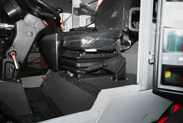 Radlader HZM 825-T Profi Teleskopradlader