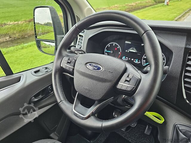Kombi s vysokou strechou FORD TRANSIT 2.0 L4H3 RWD Navi