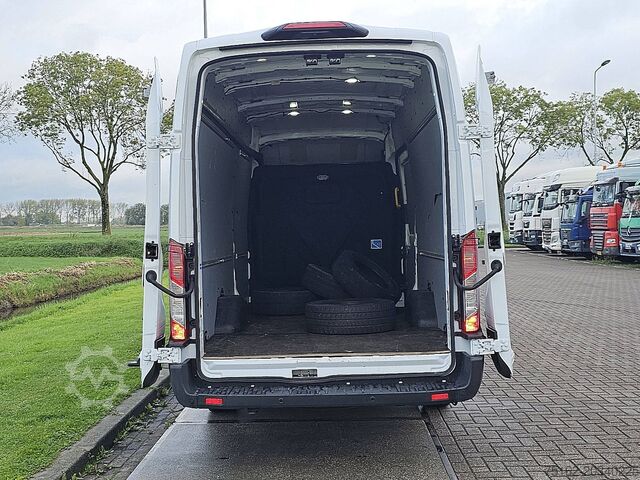 Kombi s vysokou strechou FORD TRANSIT 2.0 L4H3 RWD Navi