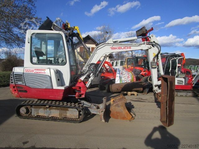 Mini ekskavatorius Takeuchi TB 228 -POWERTILT + Schnellwechsler +3 Löffel