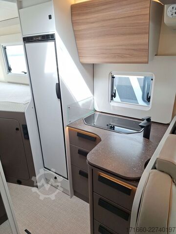 セミインテグレーテッドキャンピングカー BÜRSTNER B66 TD 690 *Hubbett*Lithium*TV/SAT