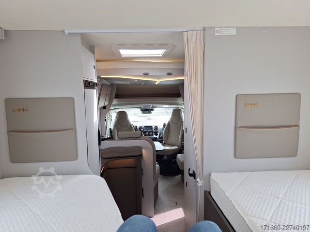 セミインテグレーテッドキャンピングカー BÜRSTNER B66 TD 690 *Hubbett*Lithium*TV/SAT