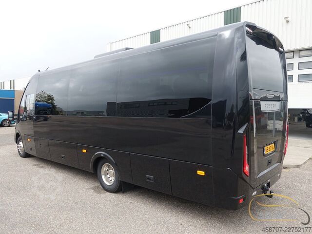 Reisebus IVECO Rosero First Busworld Edition 31 Sitze Euro 6