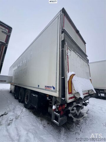 Refrigerated/freezer transport Schmitz Cargobull closed semi trailer w/ refrigerator/freezer unit