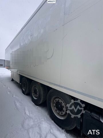 Refrigerated/freezer transport Schmitz Cargobull closed semi trailer w/ refrigerator/freezer unit