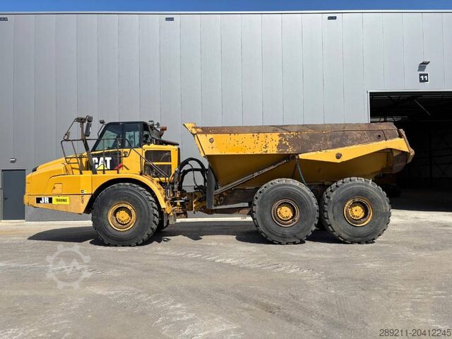 Sklápěč CAT 745 C