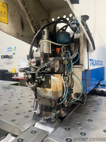 Stanzmaschine TRUMPF TruMatic 200 R