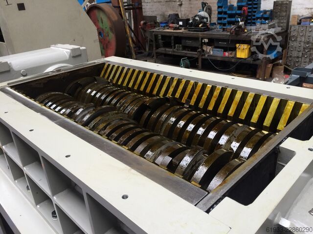 Dobbeltskaktet shredder Genox M800