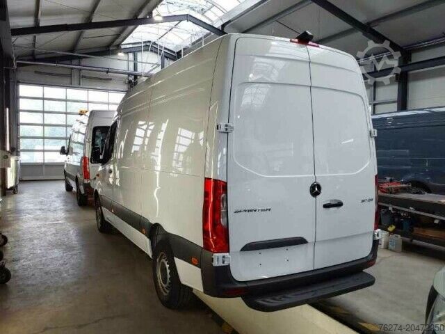 High top van Mercedes-Benz Sprinter 317 CDI Hochdach L2H2 Automatik Zulauf