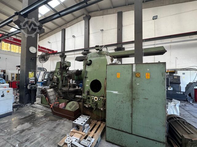  Liebherr 