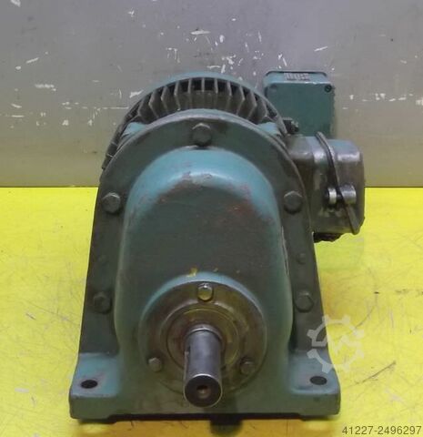 Dişli motor 0,55 kW 453 rpm BAUER D042E/85KV