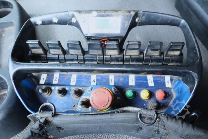 Kran för alla typer av terrängkörning DAF CF85 With HMF 85t/m Crane Dutch Registration, HMF