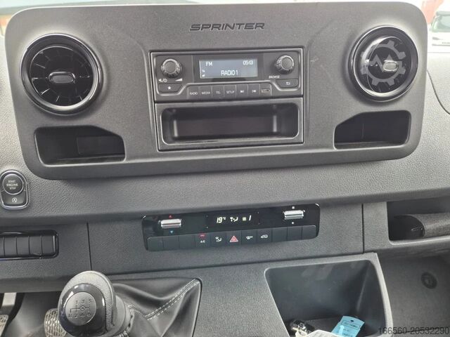 Camión caja Mercedes-Benz SPRINTER 317 CDI L3