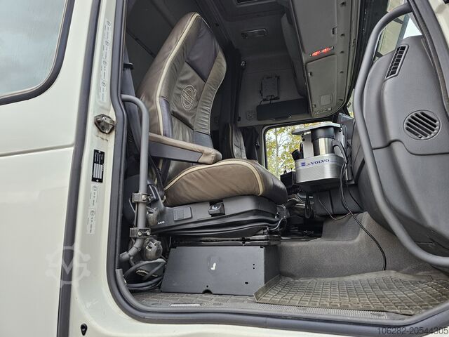 Pašizgāzējs Volvo FH16 550HP 6X4 Dreiseitenkipper
