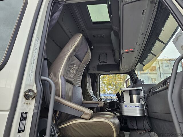 Pašizgāzējs Volvo FH16 550HP 6X4 Dreiseitenkipper