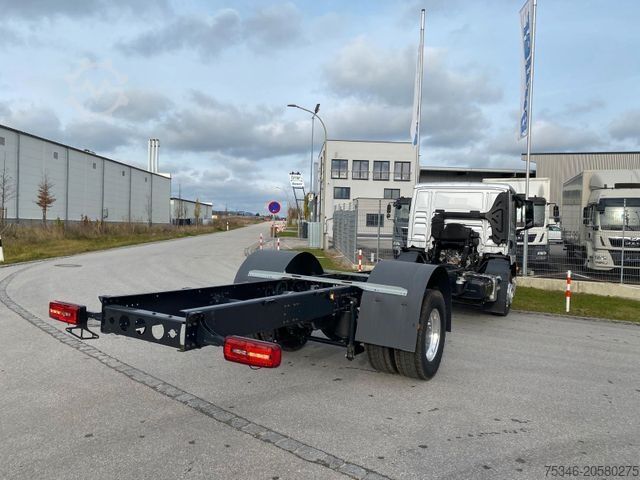 Grua montada em camião MAN TGM 18.250 4x2 LL/FG/RS 5.775 mm/NL 12,2 to/Neu