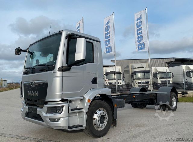 Nákladné auto s plochou korbou a plachtou MAN TGM 18.250 4x2 LL/FG/RS 5.775 mm/NL 12,2 to/Neu