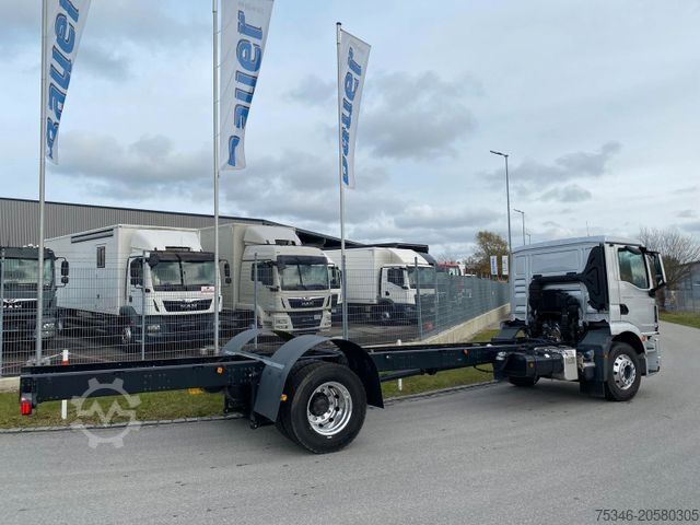 Skriňové nákladné vozidlo MAN TGM 18.250 4x2 LL/FG/RS 5.775 mm/NL 12,2 to/Neu