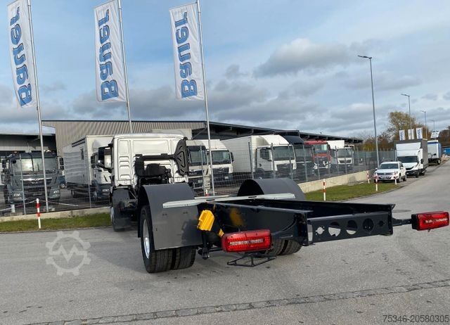 Skriňové nákladné vozidlo MAN TGM 18.250 4x2 LL/FG/RS 5.775 mm/NL 12,2 to/Neu