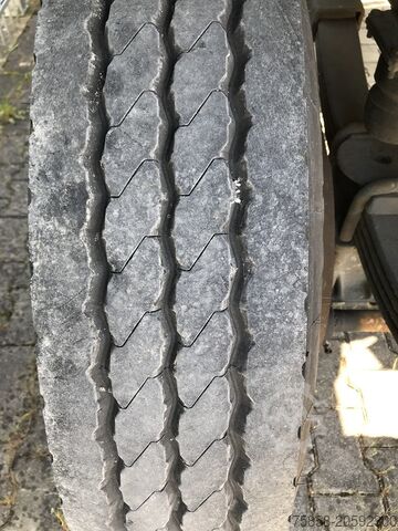 Ремарке с плосък борд и брезент SCHMITZ 3Achser Bundeswehr mit HU+SP TOP Zustand