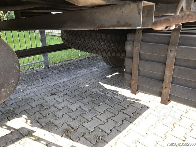 Ремарке с плосък борд и брезент SCHMITZ 3Achser Bundeswehr mit HU+SP TOP Zustand