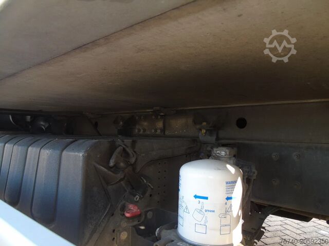 Транспортиране в хладилник/замразено Volvo FL 14.210 + ATP/FRC + CARRIER + LIFT