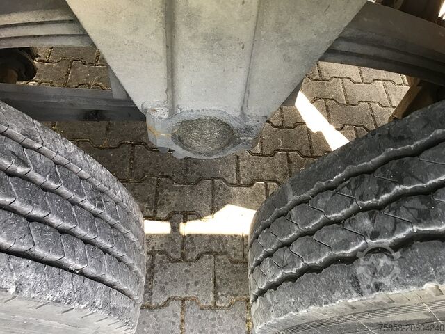 Przyczepa z płaską platformą i plandeką SCHMITZ 3Achser Bundeswehr mit HU+SP TOP Zustand