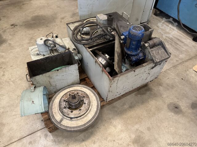 Cilindrična mašina za mlevenje TOS Hostivař BHU 32A/1000