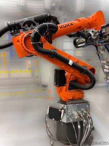 Průmyslové roboty KUKA KR70 R2100 aus Vorführanlage
