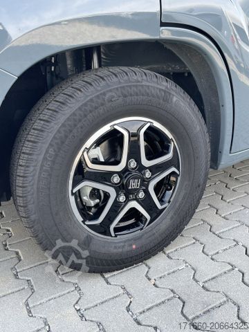 Pusiau integruotas kemperis BÜRSTNER B66 TD 690 ** Sondermodell B66 **