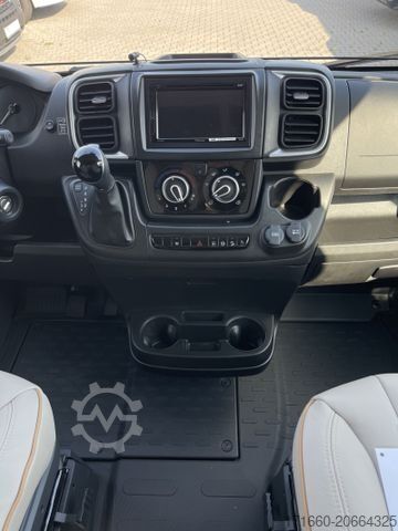 Pusiau integruotas kemperis BÜRSTNER B66 TD 690 ** Sondermodell B66 **